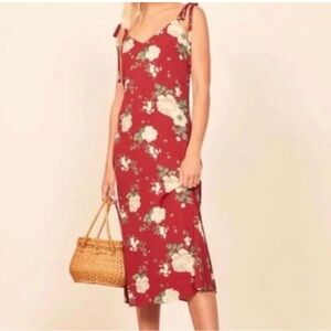 Reformation Red and White Floral Dress Preloved fair condition. XS